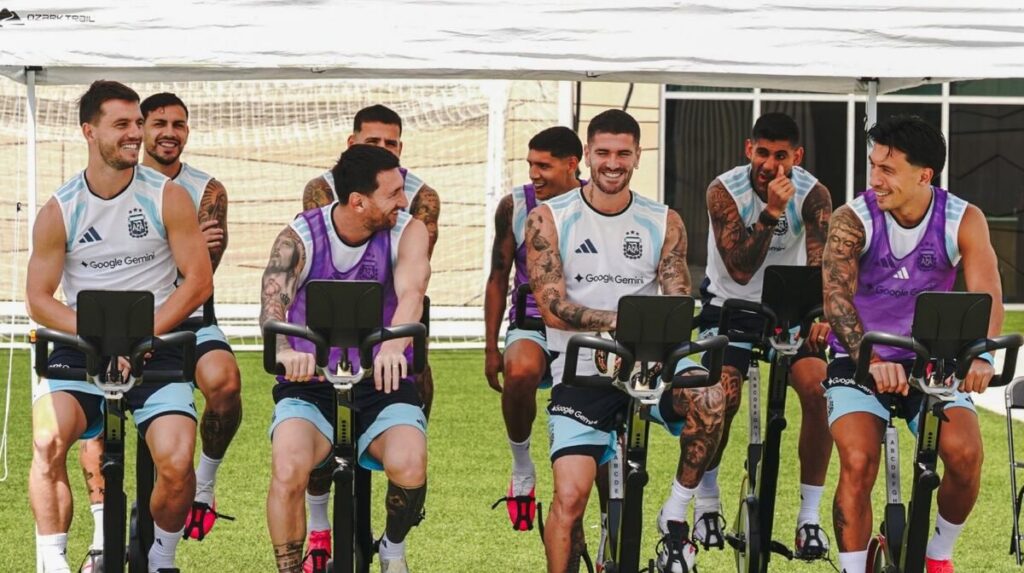 Lisandro Martinez Ungkap Asal-usul Ritual Palo Santo Timnas Argentina