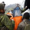TNI Evakuasi Jenazah Pilot Nicholas F Goselin dari Yahukimo