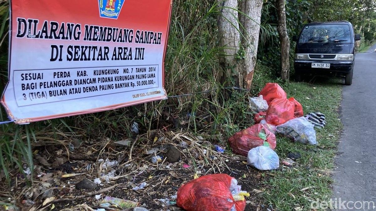 Warga Klungkung Abaikan Denda Rp 50 Juta dan Tetap Buang Sampah Sembarangan