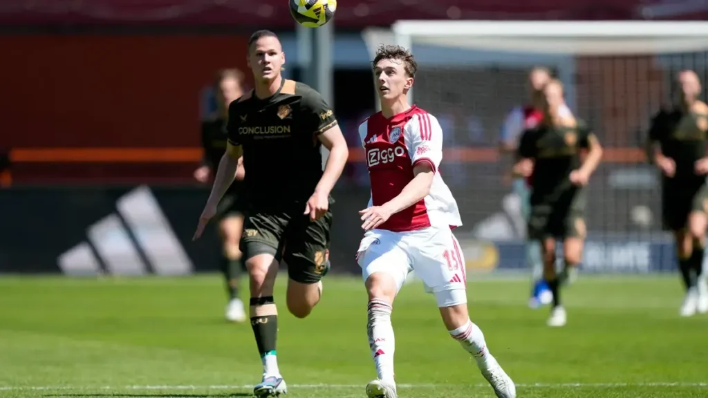 Youri Baas Ungkap Adaptasi Taktik dan Latihan Intensif Skuad Ajax