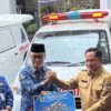 Mendagri Tito Karnavian Terima Bantuan Lima Ambulans dari KORPRI