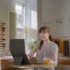 4 Rekomendasi Laptop Layar Ganda Futuristik untuk Produktivitas