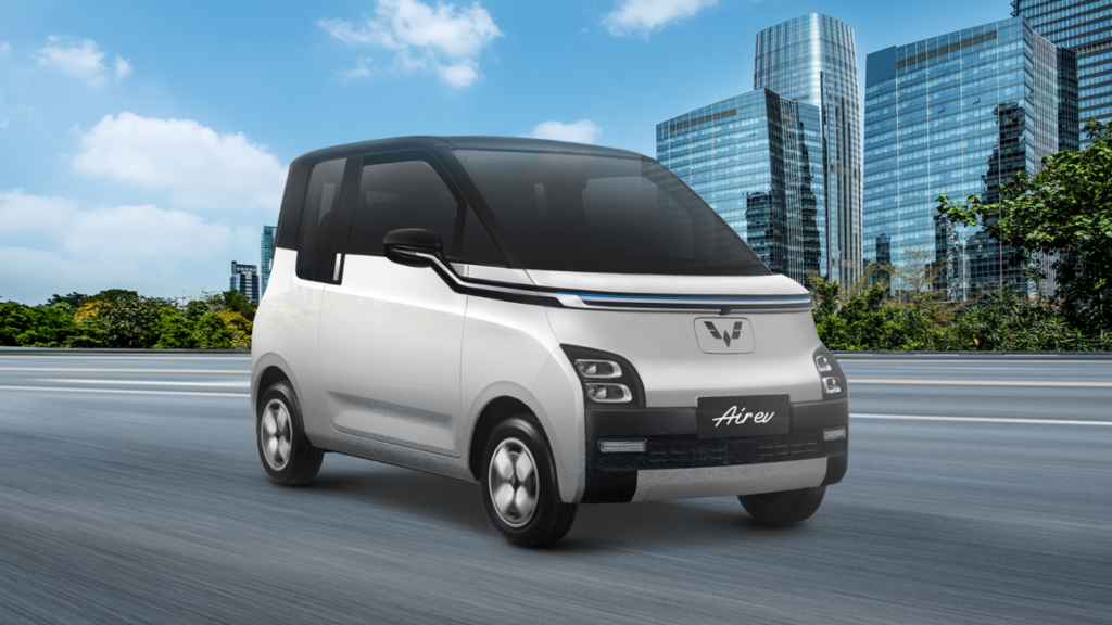 Wuling Kenalkan Aira EV Berjarak Tempuh 300 Km di Cikarang