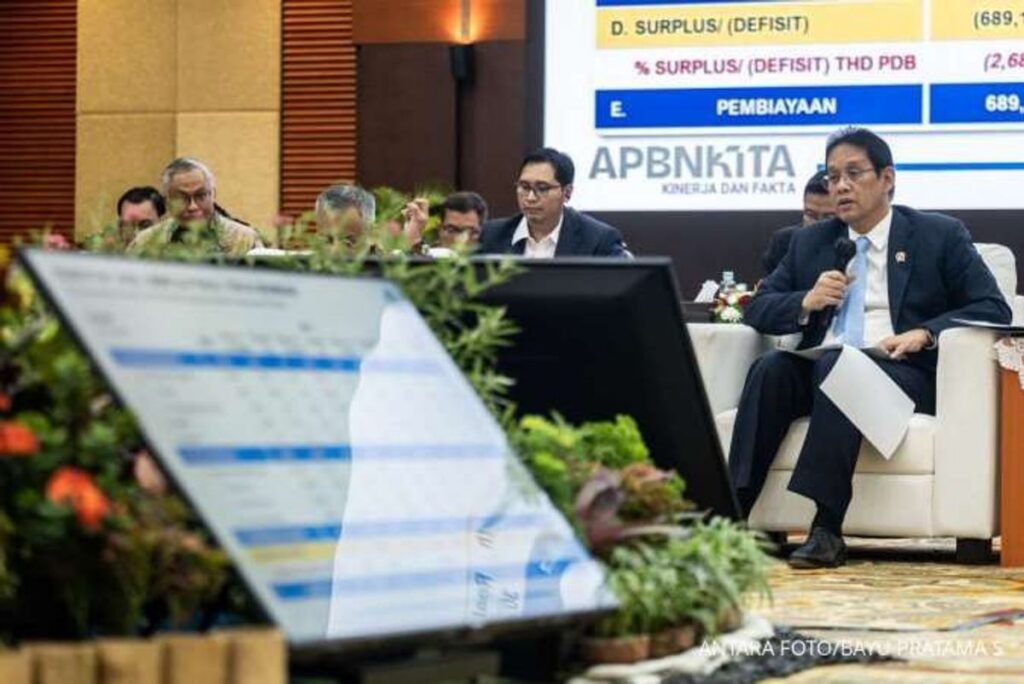 Konflik Teluk Picu Harga Minyak Brent Tembus 100 Dolar AS