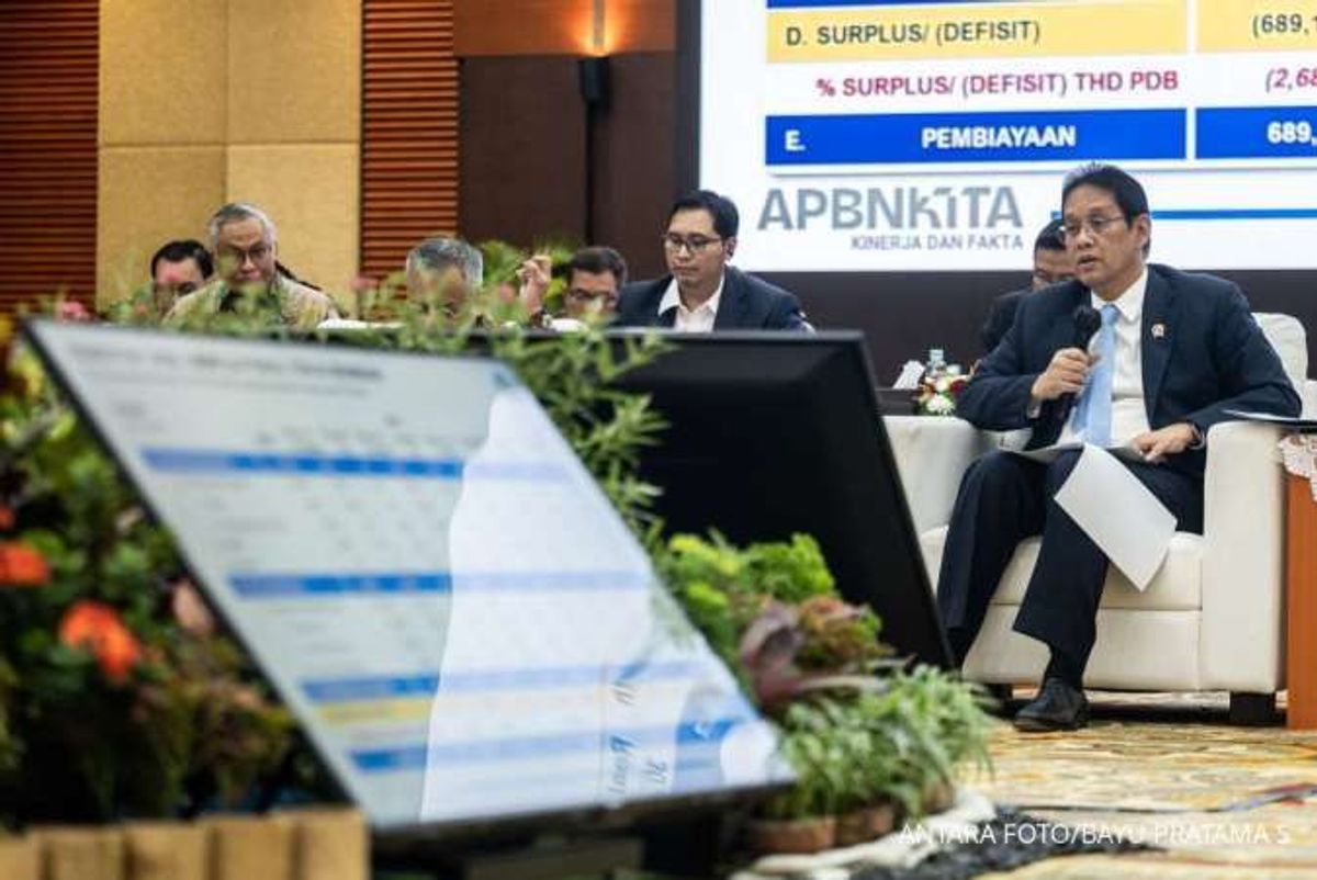 Konflik Teluk Picu Harga Minyak Brent Tembus 100 Dolar AS