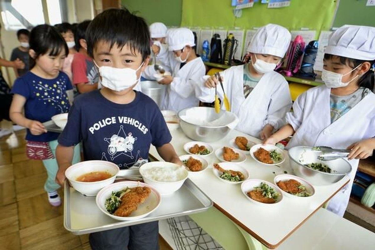 Jepang dan Finlandia Tampilkan Program Makan Siang Sekolah Terbaik