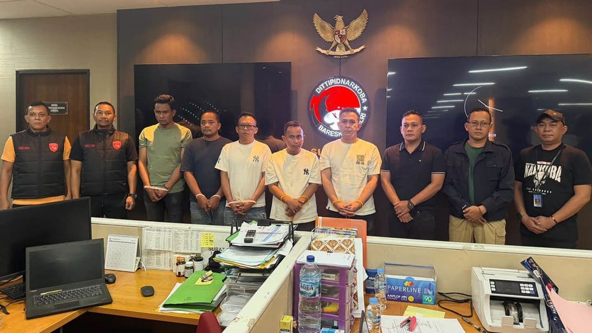Bareskrim Polri Serahkan Enam Polisi Kasus Narkoba ke Polda Metro Jaya