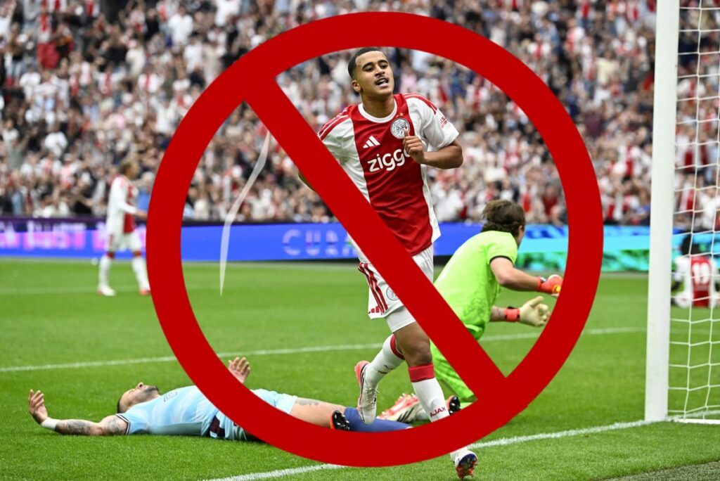 John Russell Larang Pembicaraan Ajax Jelang Leg Kedua Conference League