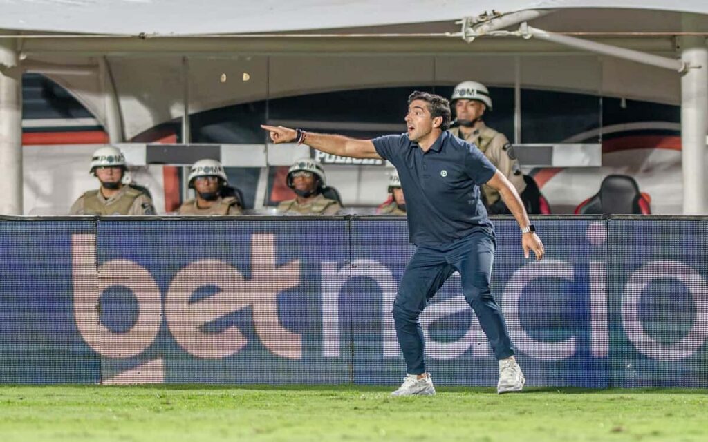 Wasit Jelaskan Kartu Kuning untuk Maurício dalam Palmeiras vs Vitória