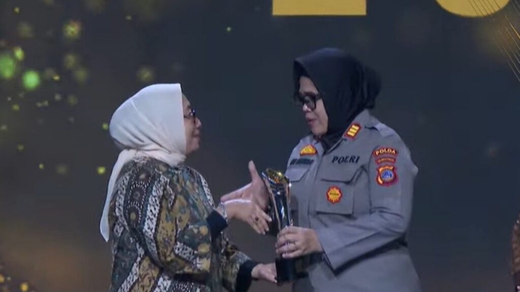 AKP Siti Elminawati Raih Penghargaan Hoegeng Awards 2026