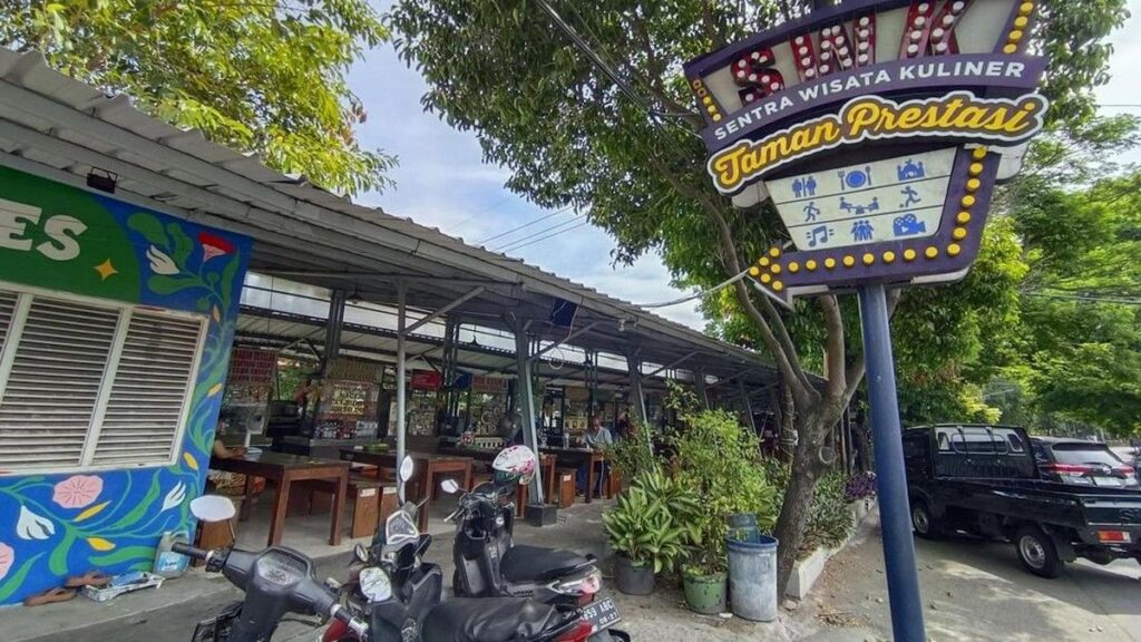 DPRD Surabaya Dukung Penataan Pedagang Kaki Lima Secara Humanis