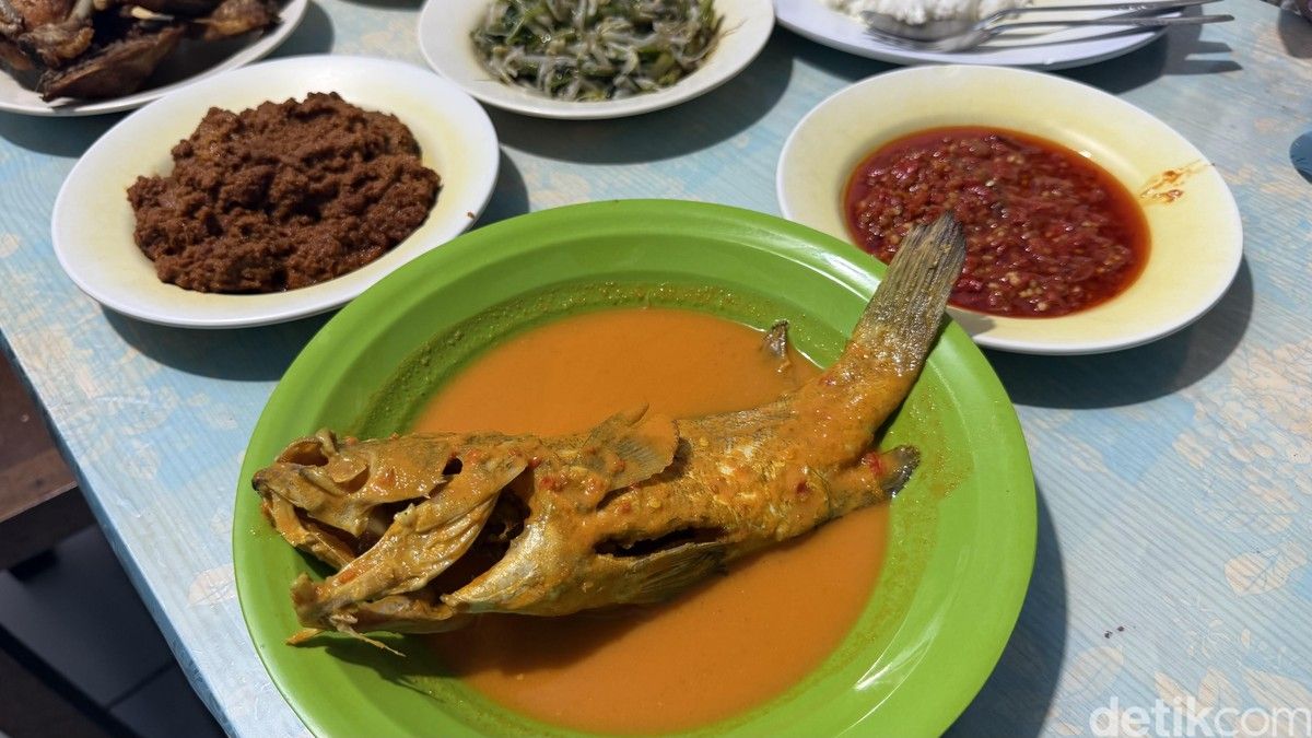 Ulasan RM Pagi Sore Benhil: Kuliner Unik Cita Rasa Sumatera