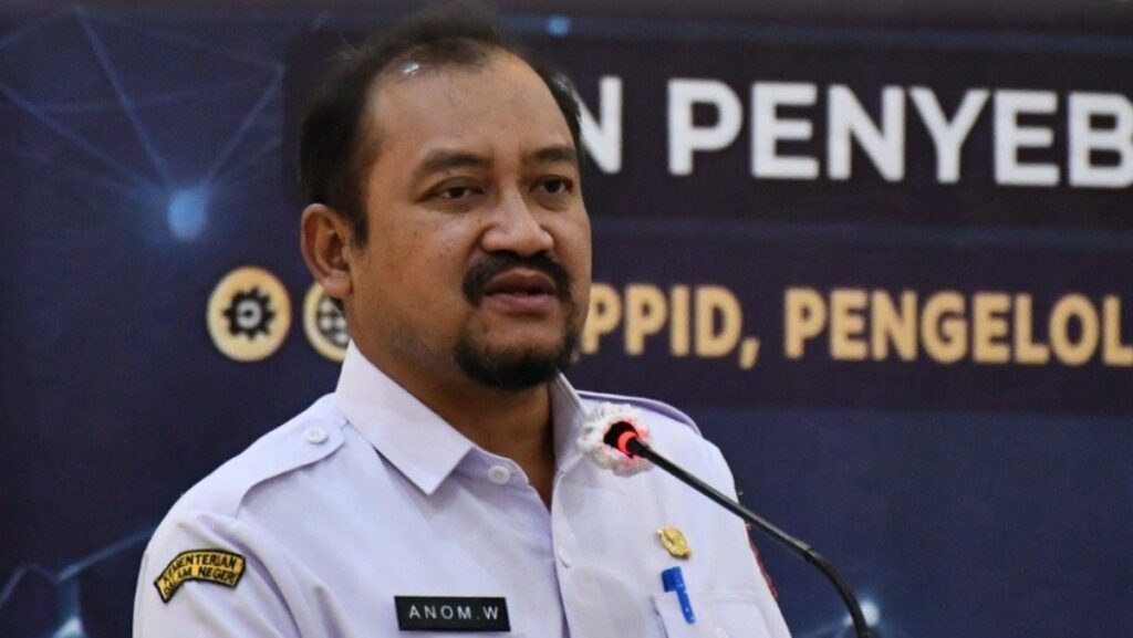 KPK Tangkap Bupati Pemalang Anom Widiyantoro dalam OTT