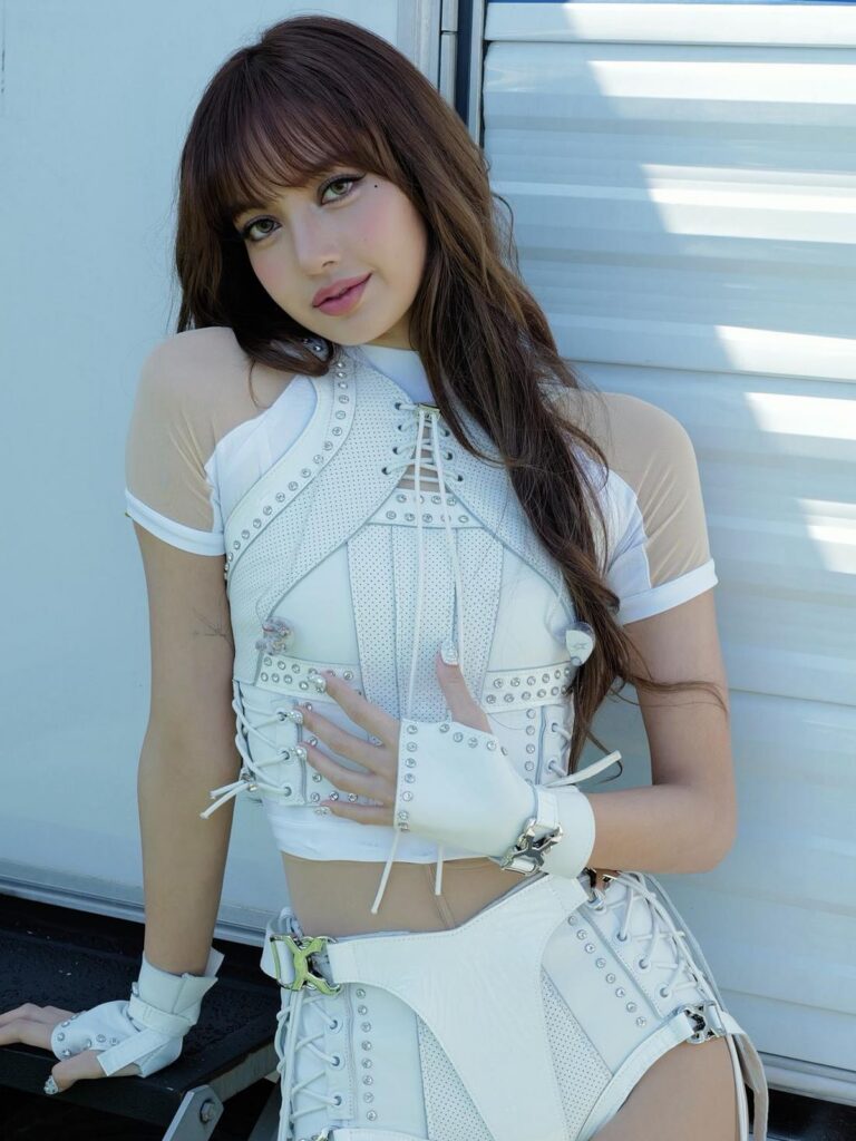 Lisa BLACKPINK Siap Debut Film Dokumenter Always Lalisa di TIFF 2026