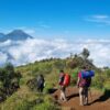 Aksi Penyelamat Hibur Pendaki Hipotermia di Gunung Prau hingga Jadian