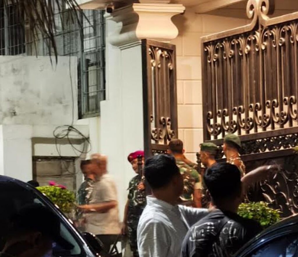 TNI Jaga Ketat Rumah Jampidsus Febrie Adriansyah
