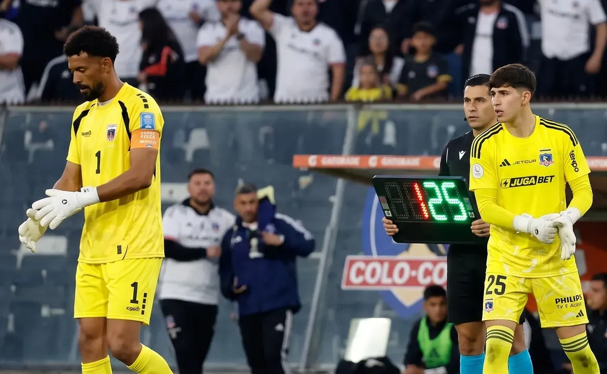 Hinchada Colo Colo Pilih Vozinha Jadi Kiper Utama