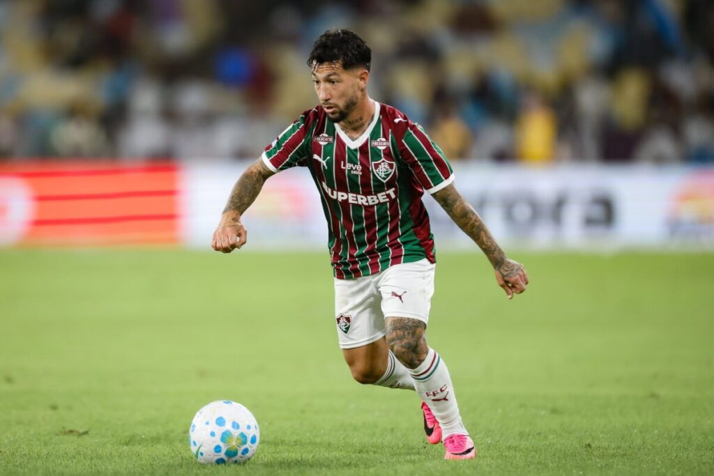 Agustín Sant’Anna Kartu Merah usai Sikut Lucho Acosta di Maracana