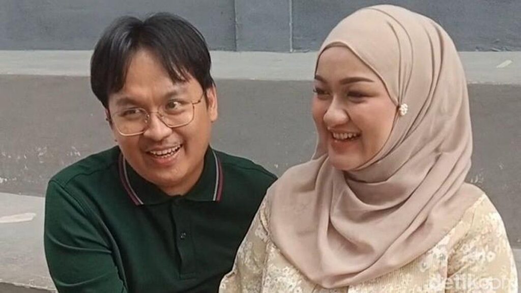 Ate Batasi Aksi Roasting Jelang Kelahiran Anak Pertama