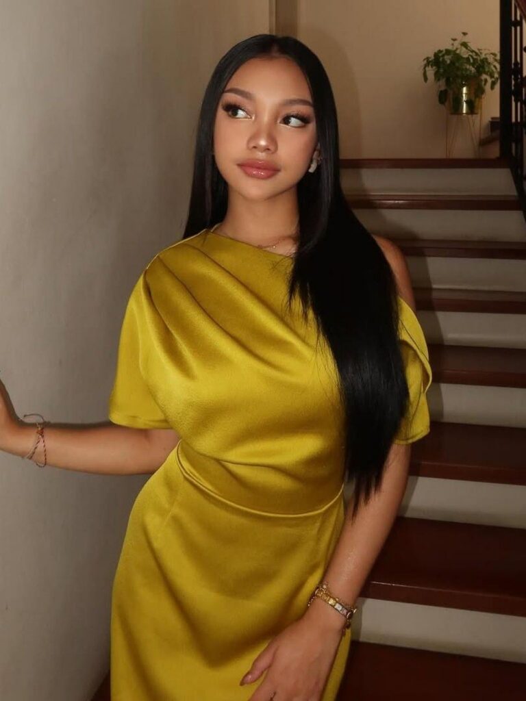 Naura Ayu Gelar Showcase Cerita Penuh Cahaya di TIM Jakarta