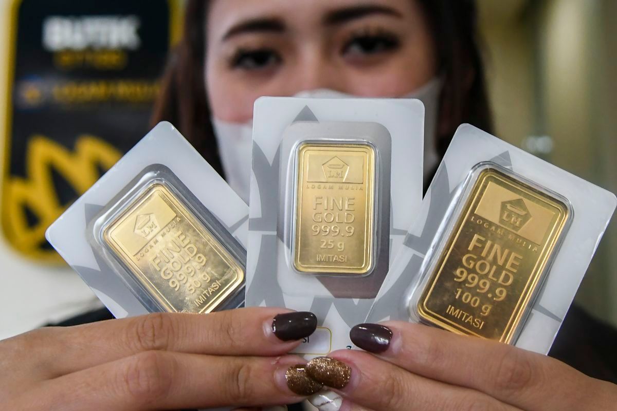 Harga Emas Antam Turun Menjadi Rp2 Juta per Gram