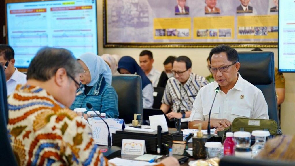 Mendagri Minta Pemda Perkuat Pasokan untuk Kendalikan Inflasi