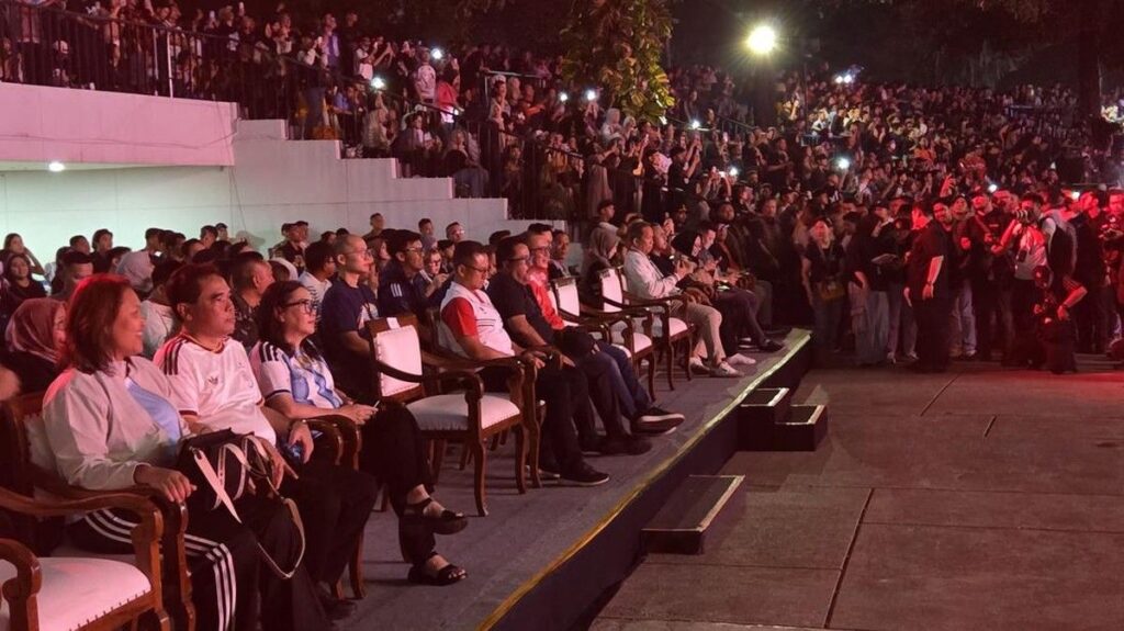 Rano Karno Hadiri Nobar Final Piala Dunia di Lapangan Banteng