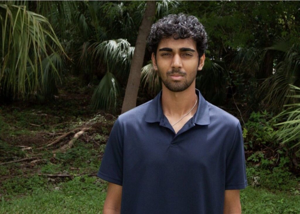 Nathan Thomas Pecahkan Rekor Profesor Termuda di Miami Dade College