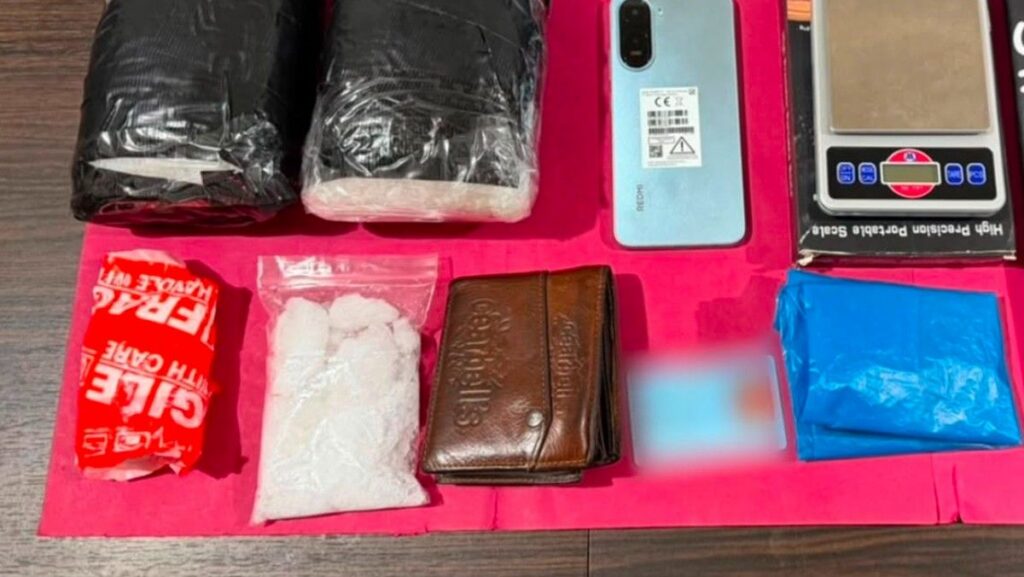 Polda Riau Tangkap Kurir Sabu Dua Kilogram di Bandara SSK II Pekanbaru