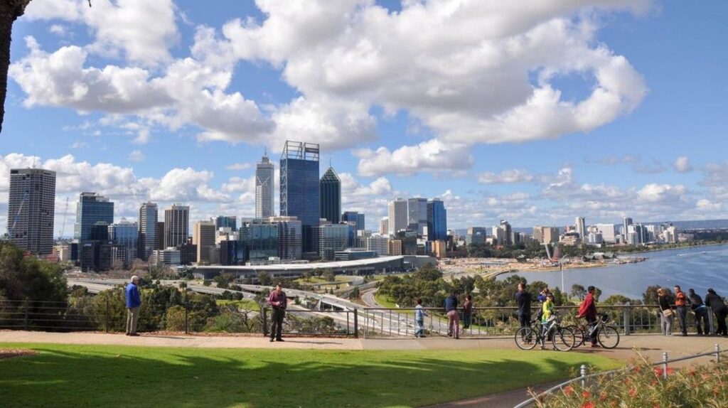 Menjelajahi Pesona Perth Melalui Jalan Kaki dan Olahraga Jogging