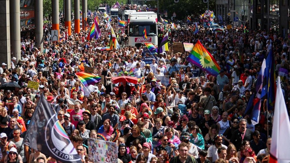 Mobil Tabrak Kerumunan Parade di Berlin Satu Orang Tewas