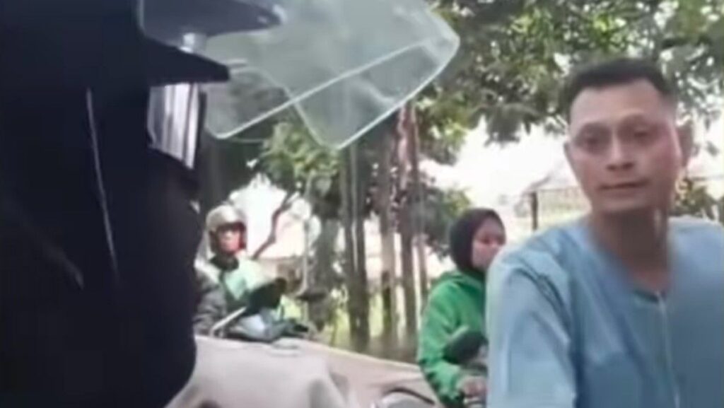 Polisi Tahan Pengendara Ninja Pemukul Pemotor di Jagakarsa