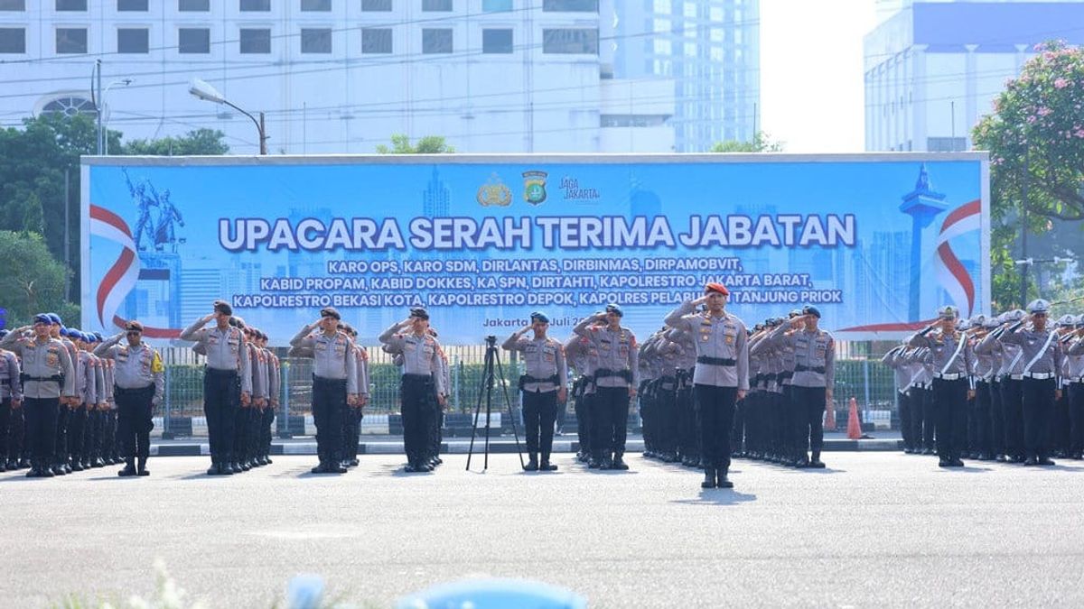 Kapolda Metro Jaya Rotasi 22 Pejabat Utama dan Kapolres