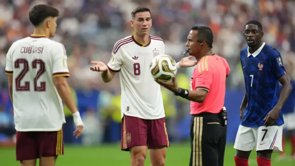 Wasit Ivan Barton Batalkan Tendangan Bebas Prancis pada Semifinal Piala Dunia