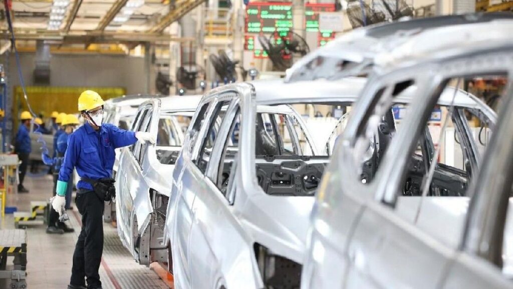 Wuling Motors Produksi 200 Ribu Unit Kendaraan di Indonesia