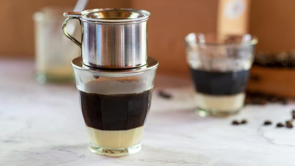 Minum Kopi dan Teh dengan Susu Kental Manis Tidak Perlu Tambah Gula