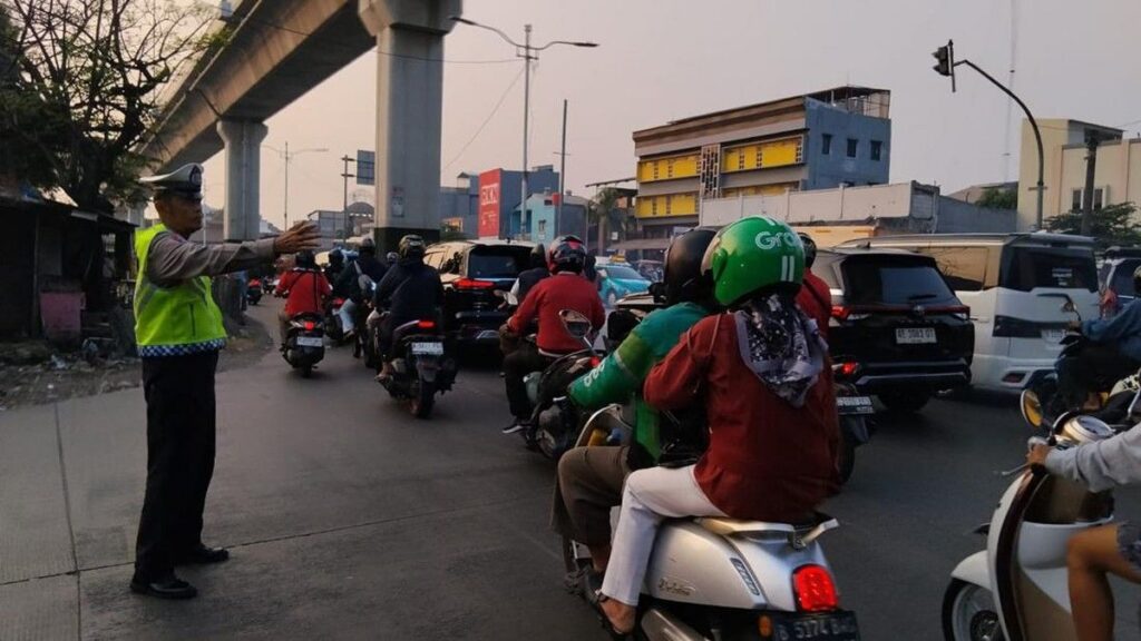 Volume Kendaraan Meningkat Picu Kemacetan di Sejumlah Jalan Arteri Jakarta