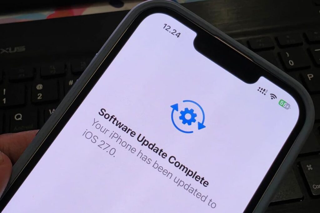 Apple Gulirkan iOS 27 Public Beta dengan Fitur Siri AI