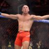 Max Holloway Tumbangkan Conor McGregor Akibat Cedera di UFC 329
