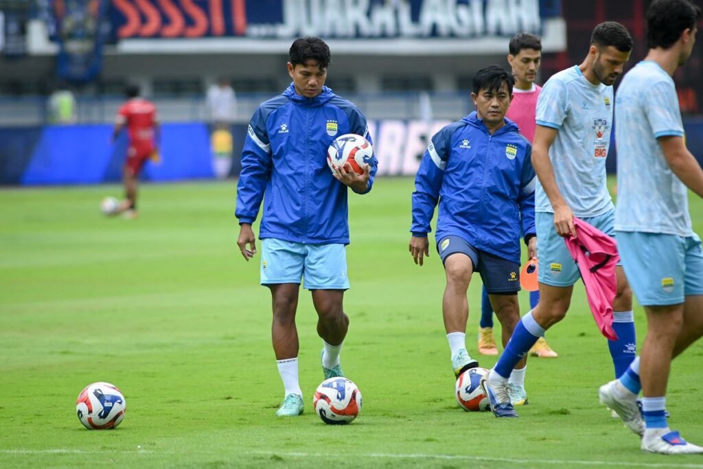 Persib Bandung Umumkan Staf Pelatih Baru untuk Musim 2026-2027