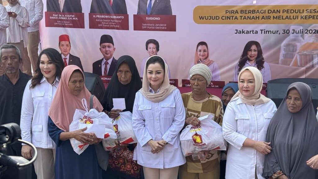 PIRA Gerindra Salurkan Ribuan Paket Sembako di Pulogebang