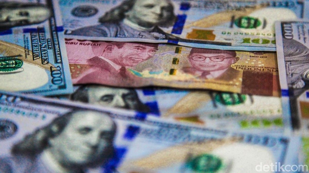 Dolar AS Tembus Rp 18.000 Usai Gubernur BI Mundur