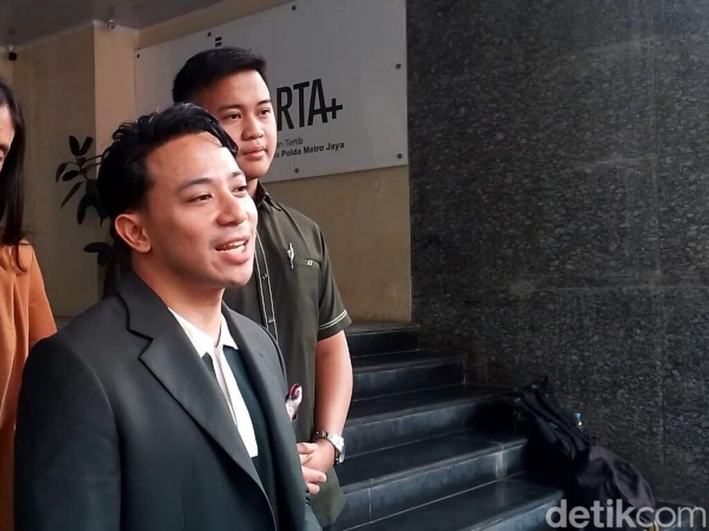 Aris Jalani Pemeriksaan di Polda Metro Jaya Terkait Dugaan Perzinaan Istri