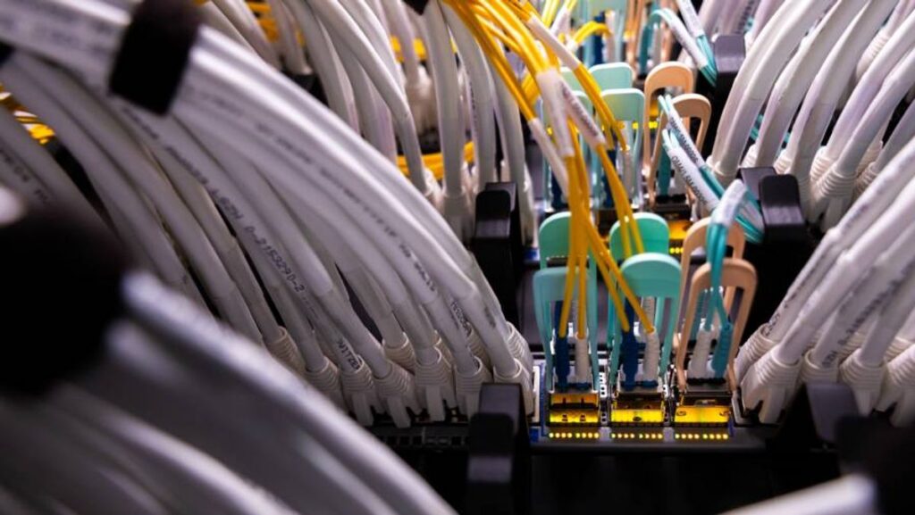Indonesia Berpeluang Jadi Tujuan Investasi Pusat Data Asia Tenggara, SDM Masih Jadi Tantangan