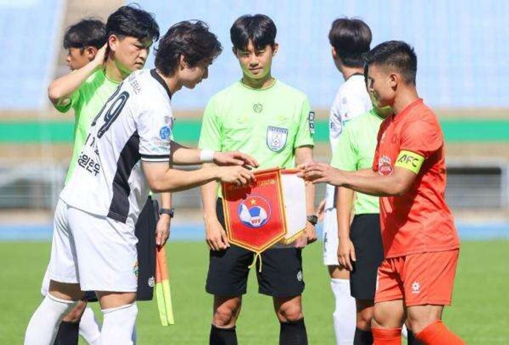 Timnas Vietnam Tekuk Gangwon FC dalam Uji Coba di Korea Selatan
