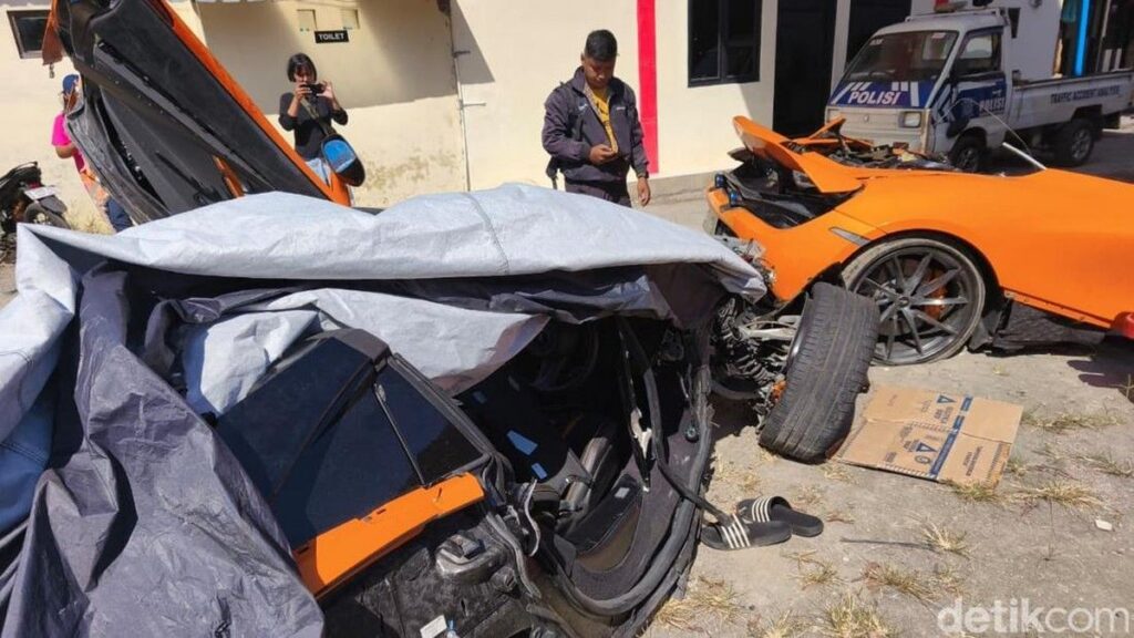 McLaren Andra ST Terbelah Dua Usai Alami Kecelakaan di Sukoharjo