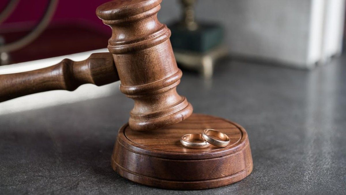 Jaksa Tuntut Dua Terdakwa Korupsi Jual Beli Gas dengan Hukuman Penjara