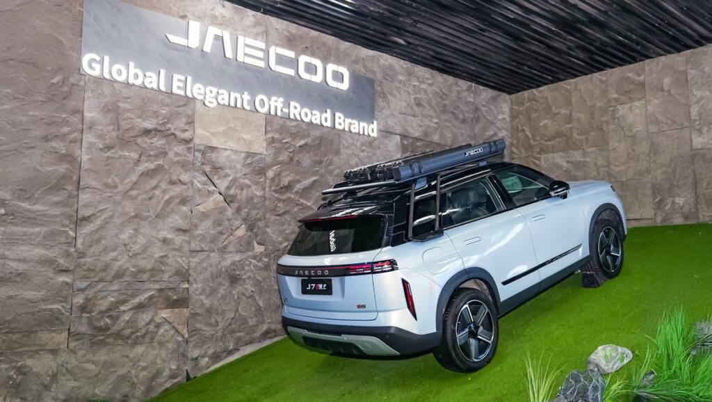 JAECOO Luncurkan J7 SHS-P dengan Teknologi Parkir Otomatis SIVP di GIIAS 2026
