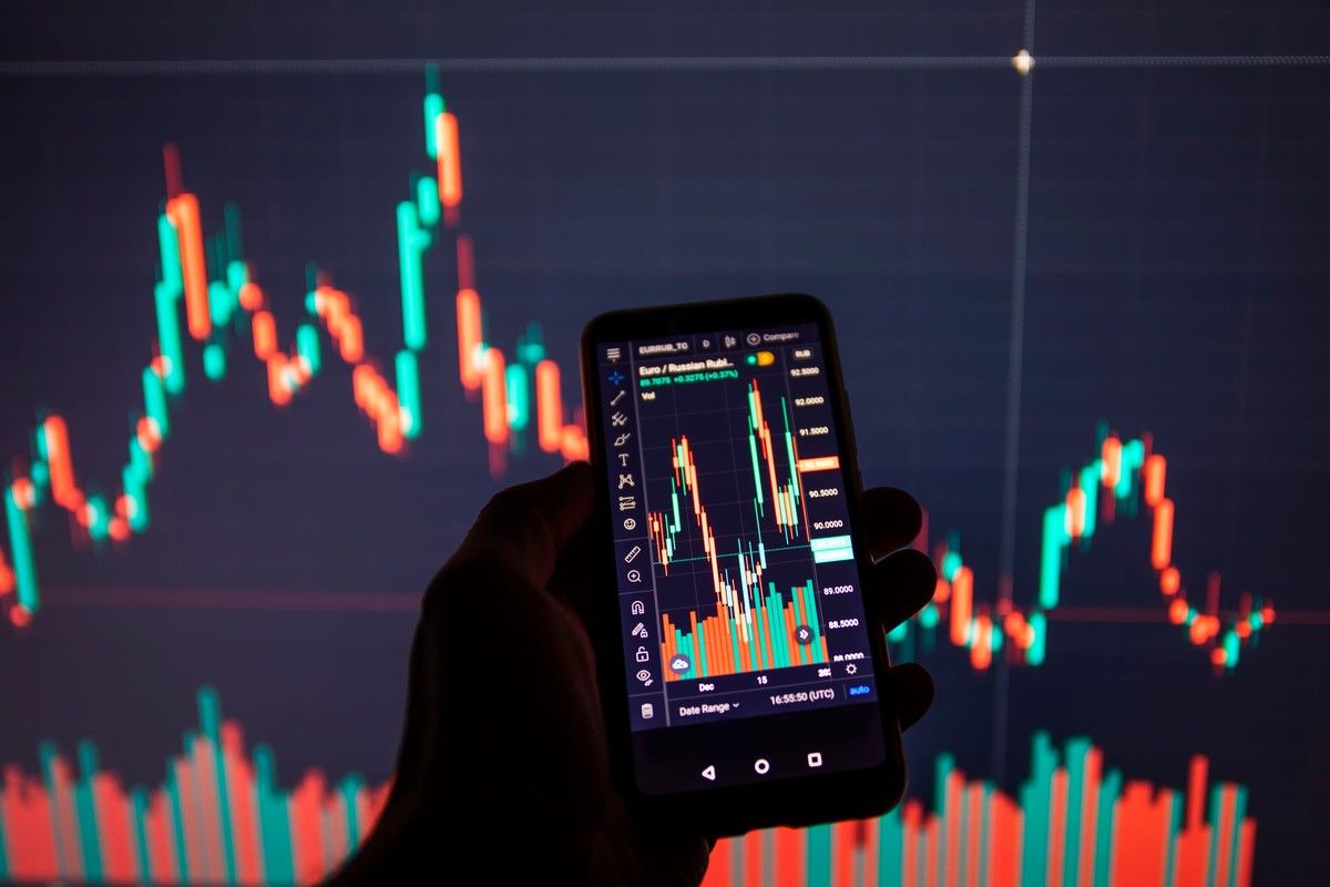 IHSG Melemah ke Level 6.130 Tekanan Saham MPRO dan Sektor Properti