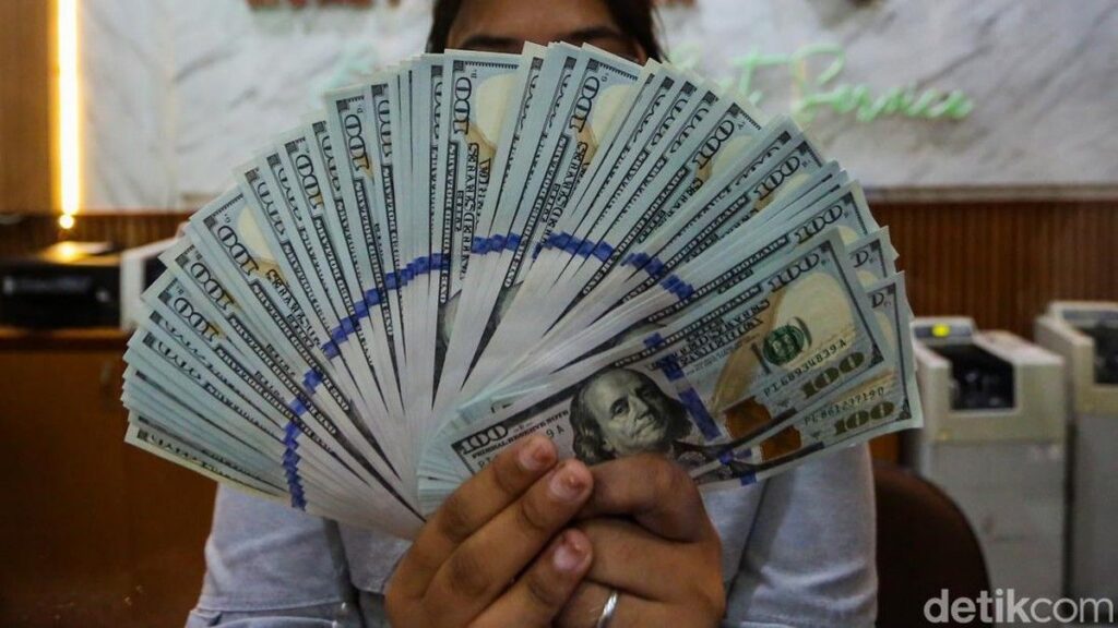 Konflik Timur Tengah Katrol Nilai Dolar AS dan Harga Minyak